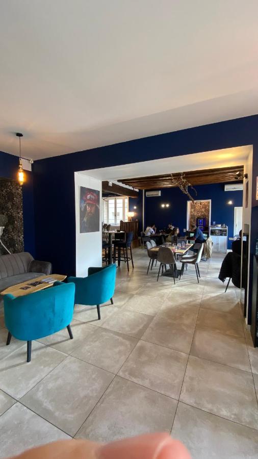 Hotel Restaurant La Place Saint-Amand-Mont-Rond Exterior foto